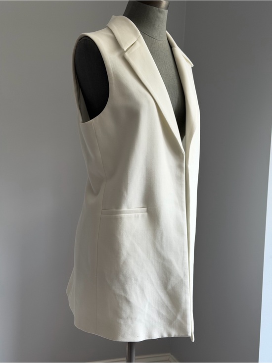 Katherine Barclay Jackets & Blazers - Katherine Barclay White/Ivory Longline Sleeveless White Tailored Blazer Vest